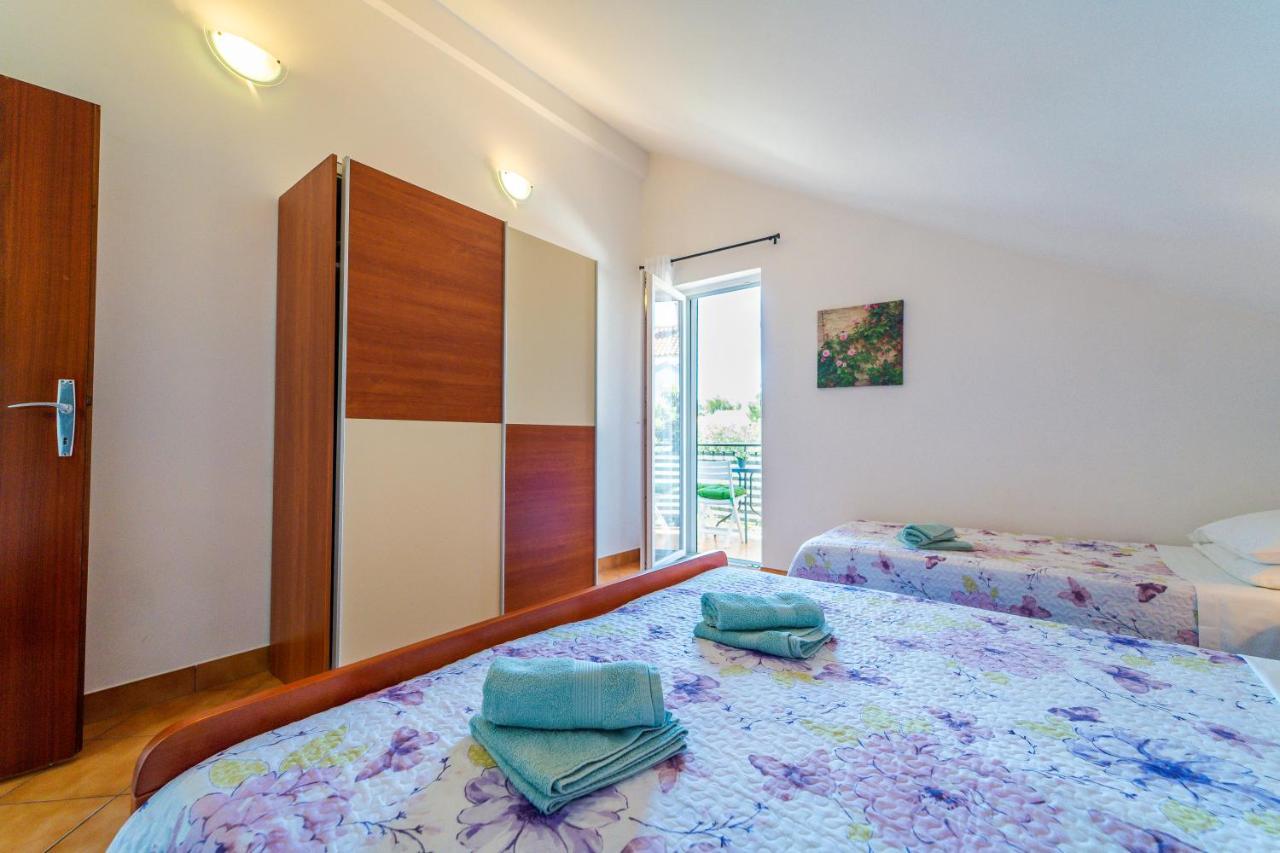 Apartment Nada Petrčane Extérieur photo