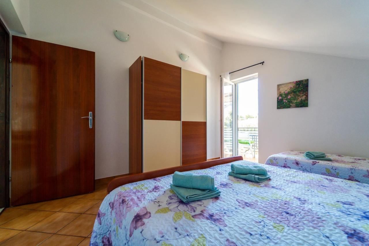 Apartment Nada Petrčane Extérieur photo
